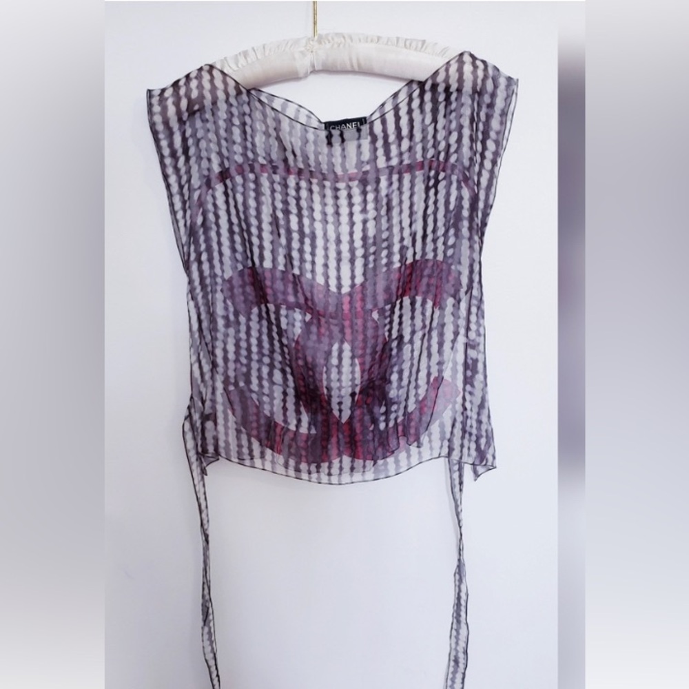 Vintage Chanel silk vest - Picture 9 of 15